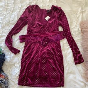 Velvet Magenta long sleeve short body con dress with belt